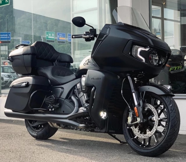 INDIAN Pursuit Dark Horse-showroom-element-1