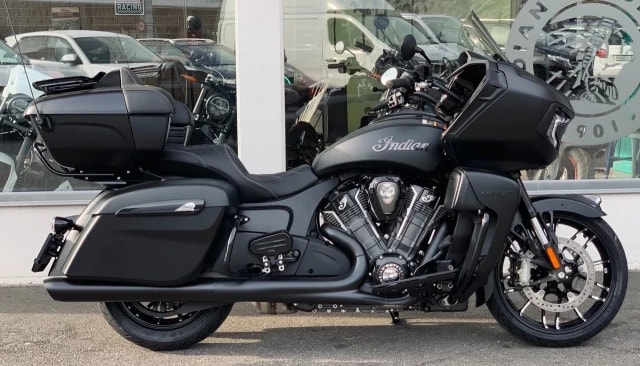 INDIAN Pursuit Dark Horse-showroom-element-3