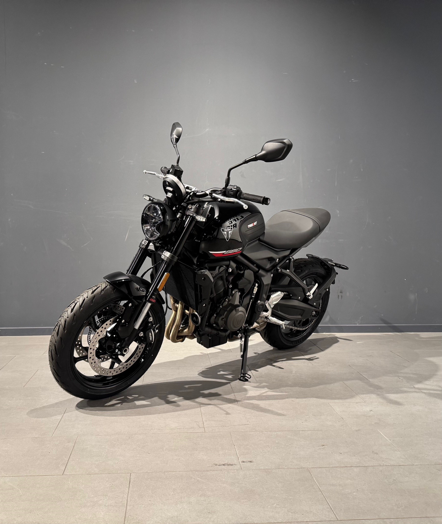 TRIUMPH Trident 660-showroom-element-2