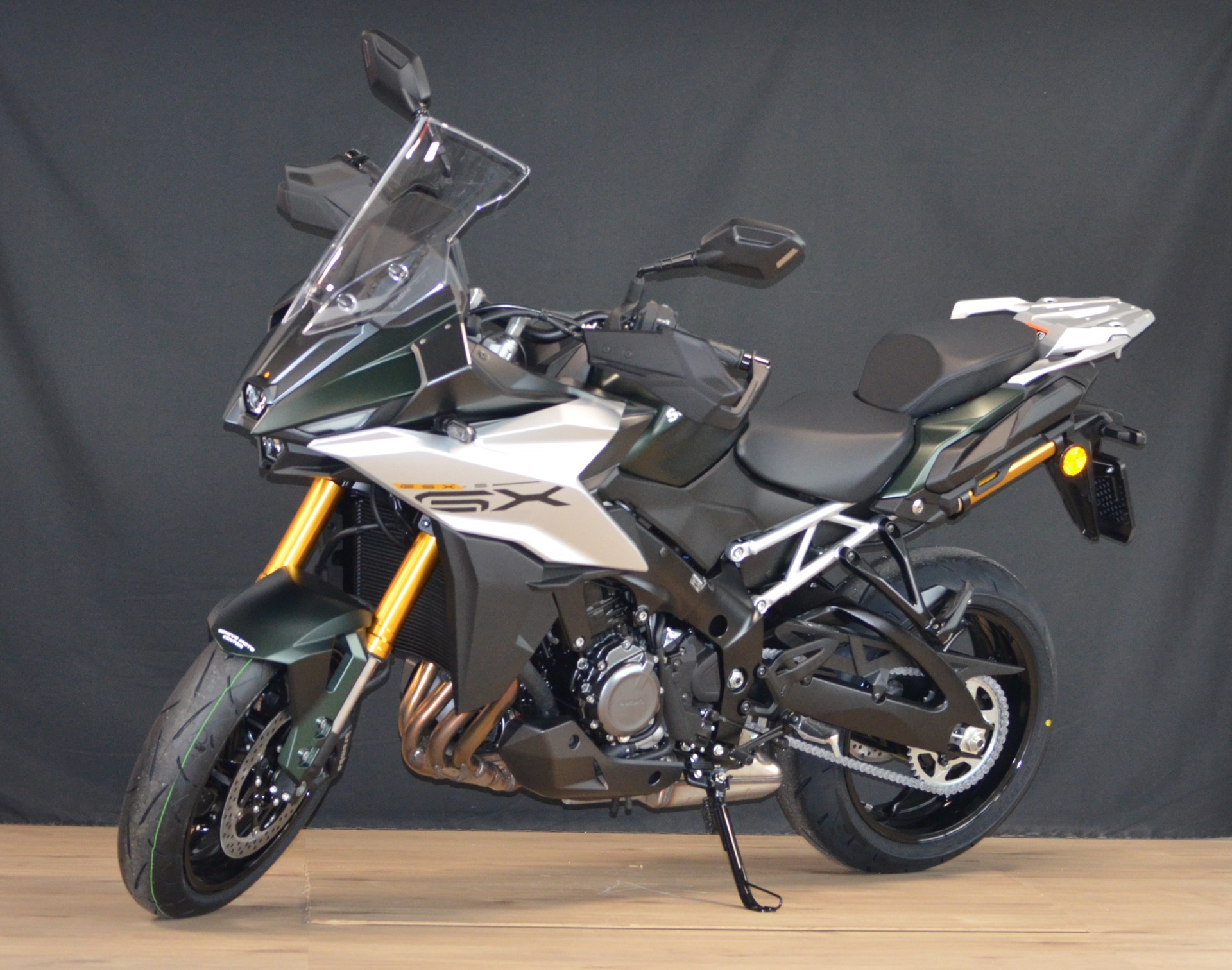 SUZUKI GSX-S 1000 GX TRAVEL-showroom-element-1