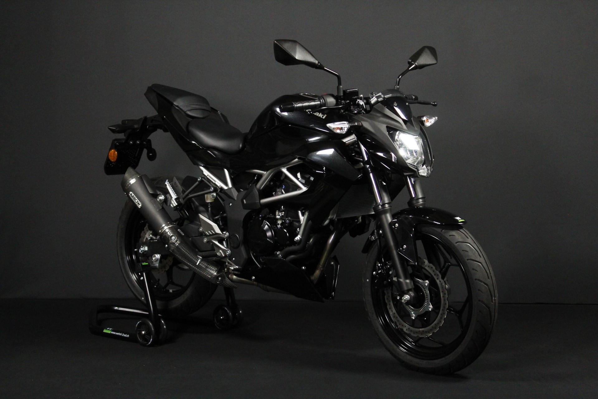 KAWASAKI Z 125 Arrow *Black Edition*-showroom-element-1