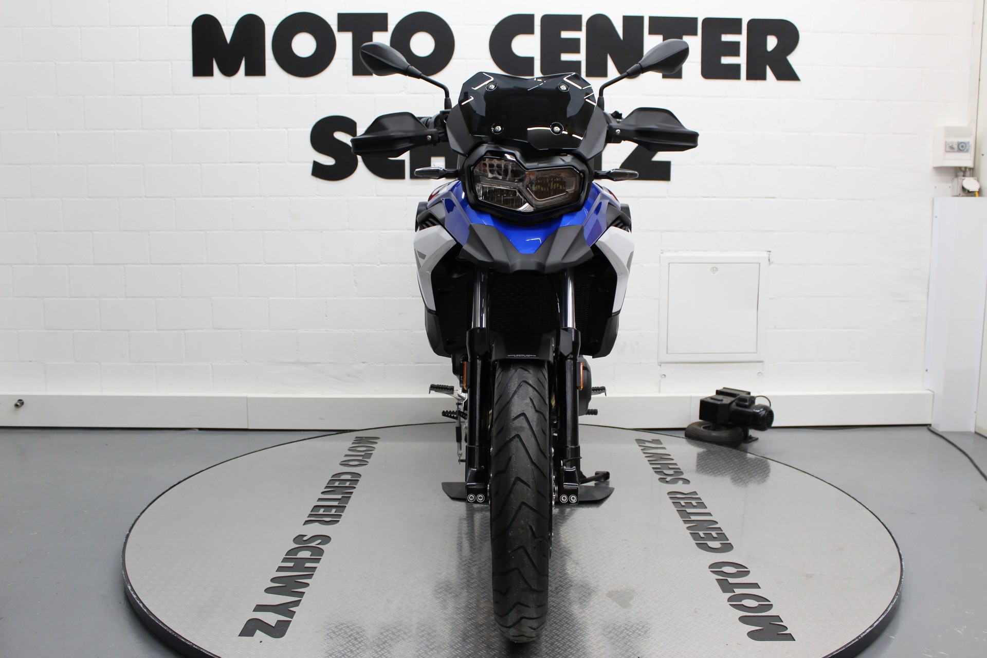 BMW F 800 GS-showroom-element-2