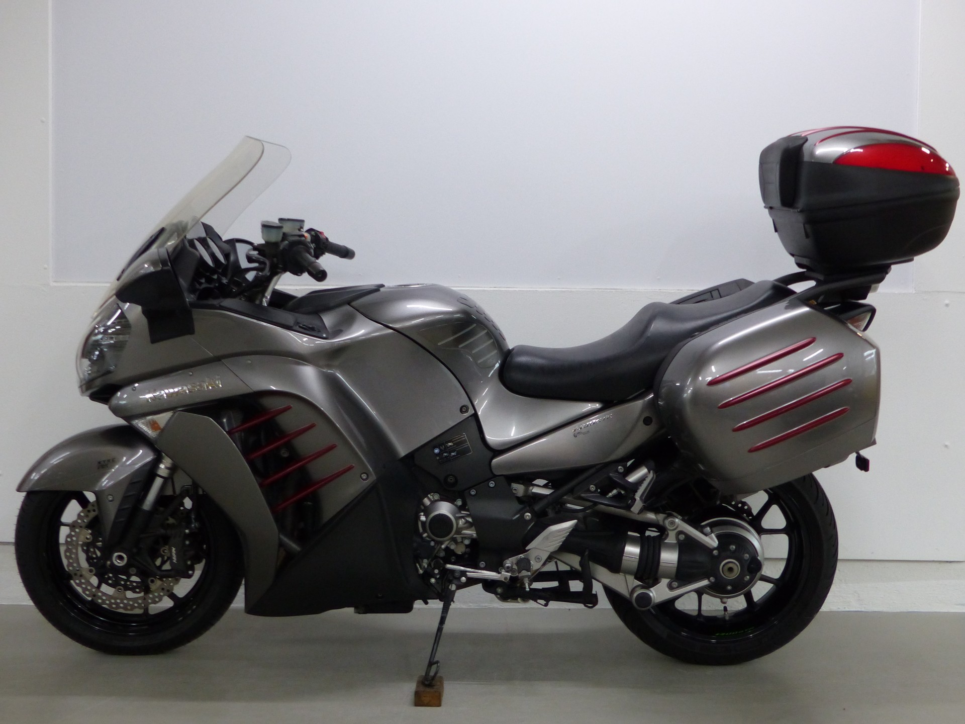 KAWASAKI GTR 1400 ABS mit Zubehör-image-2
