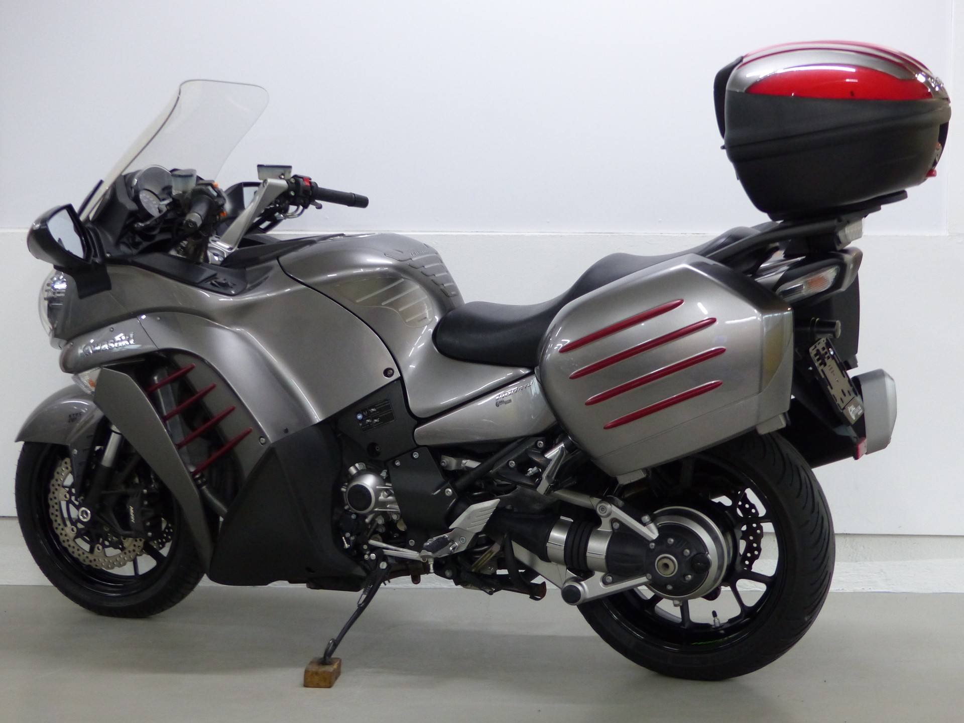KAWASAKI GTR 1400 ABS mit Zubehör-image-3