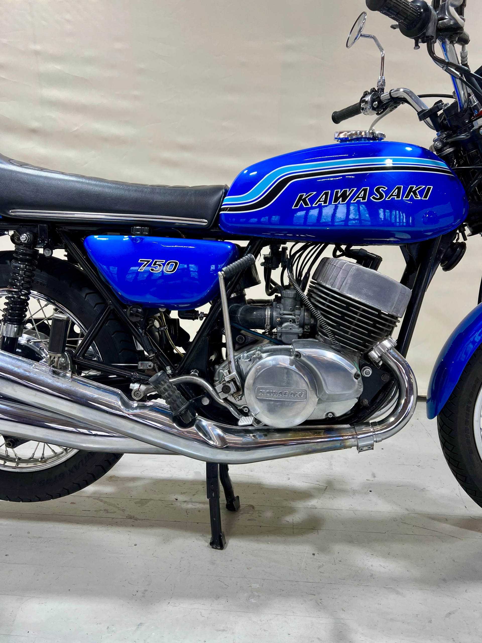 KAWASAKI 750 H2-showroom-element-2