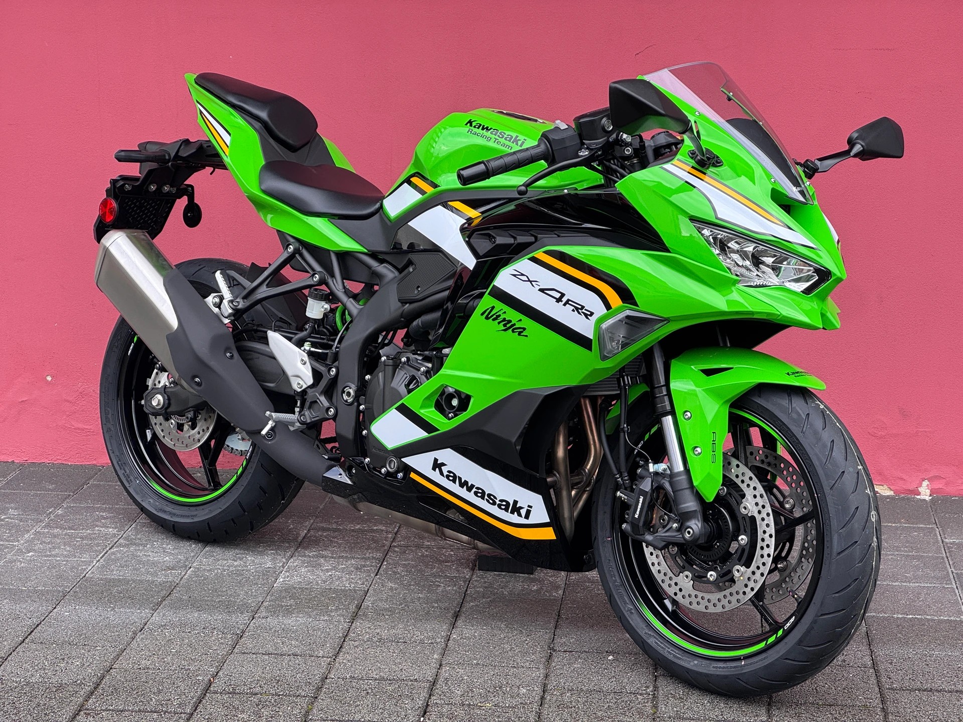 KAWASAKI Ninja ZX-4RR-showroom-element-2