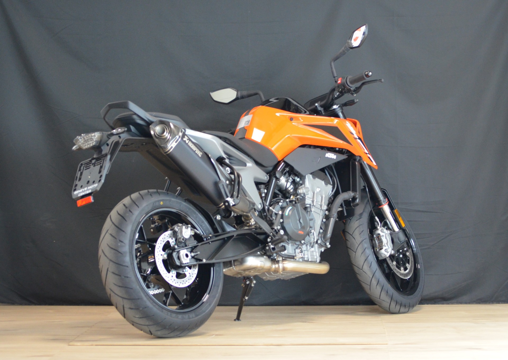 KTM 790 Duke-showroom-element-2