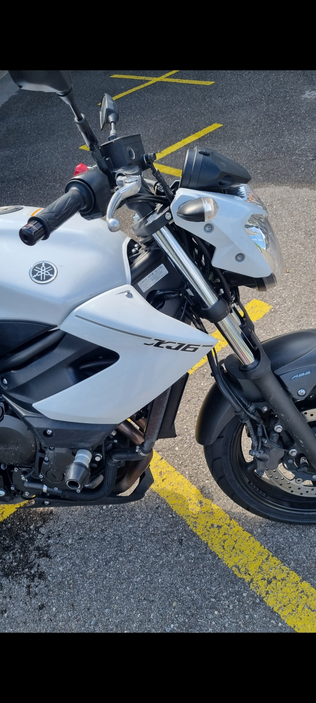 YAMAHA XJ 6 N ABS (25kW)-image-1