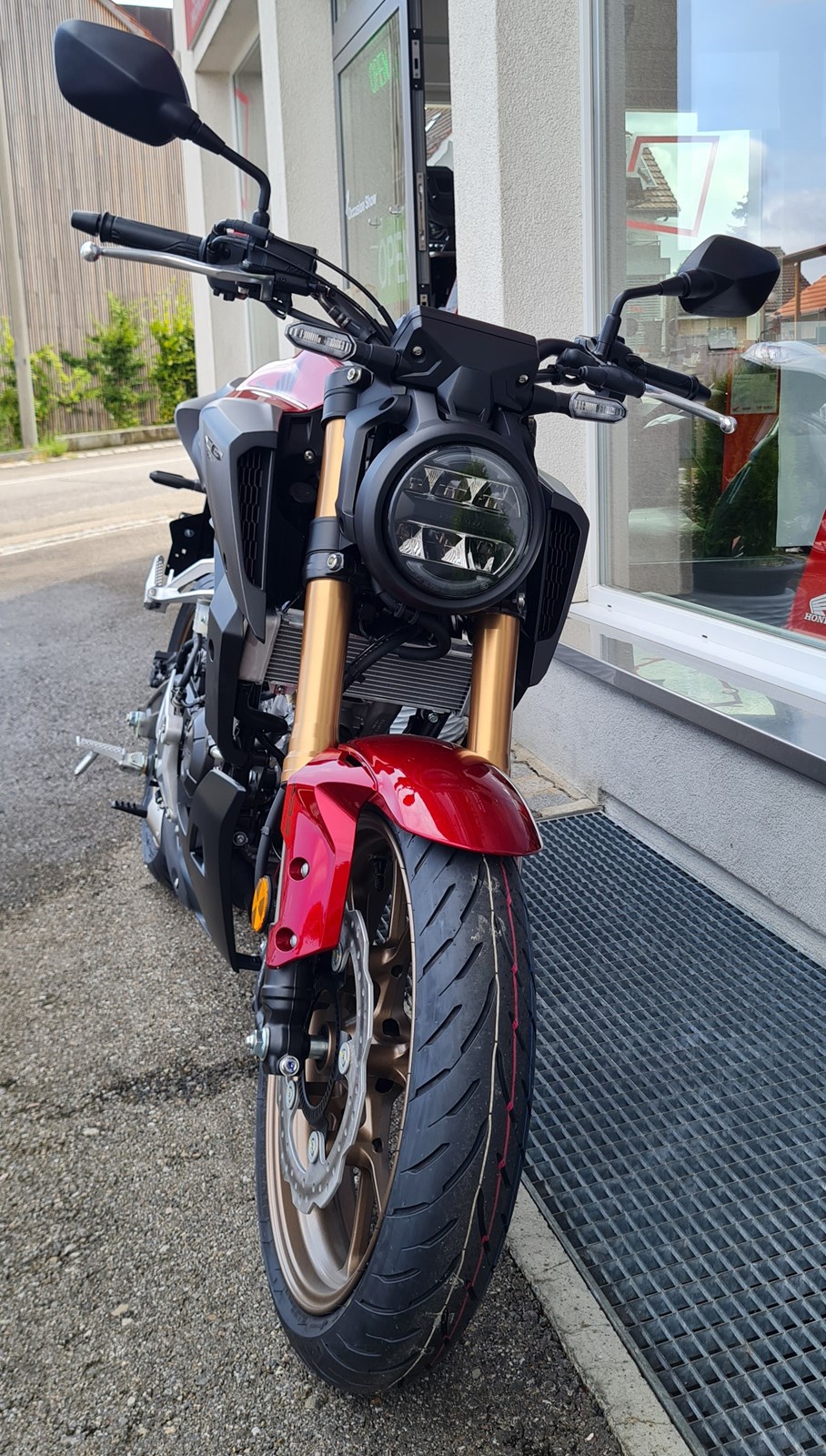HONDA CB 125 R-showroom-element-1
