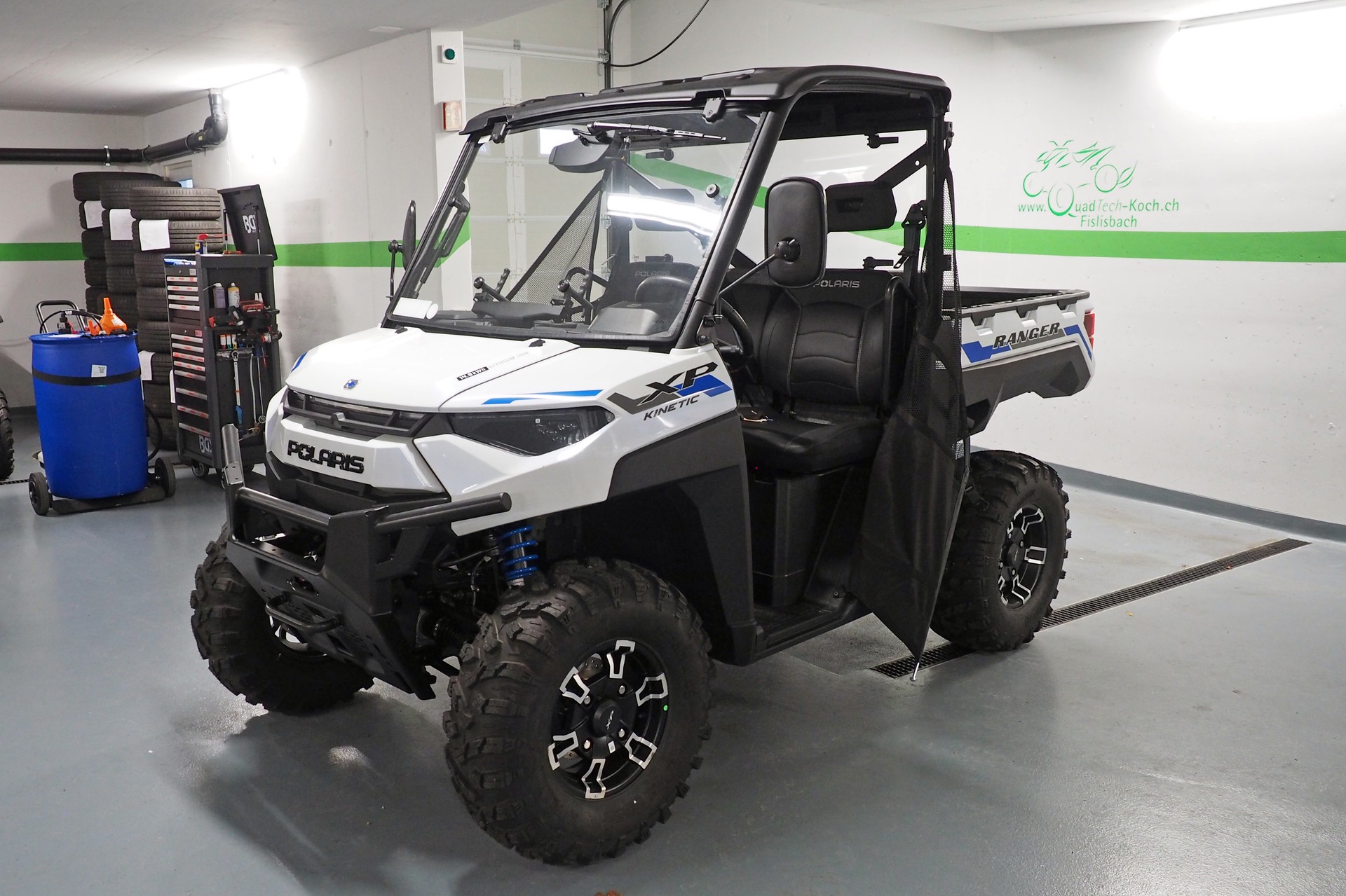POLARIS RANGER XP KINETIC ULTIMATE-showroom-element-2