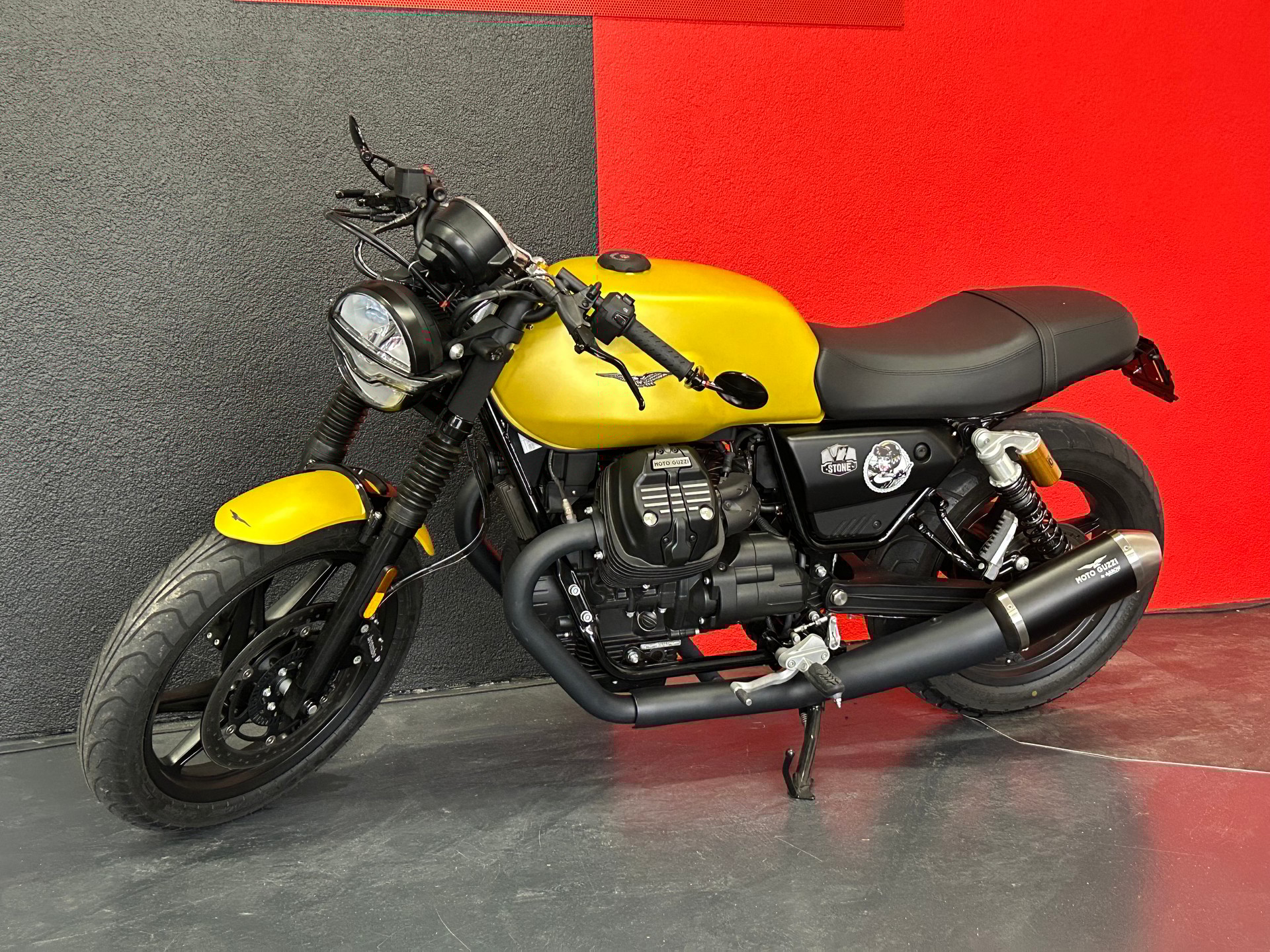 MOTO GUZZI V7 IV 850 EVO X-showroom-element-2