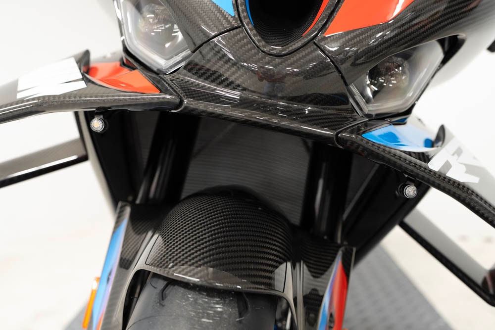 BMW M 1000 RR mit M Carbonrädern-showroom-element-3