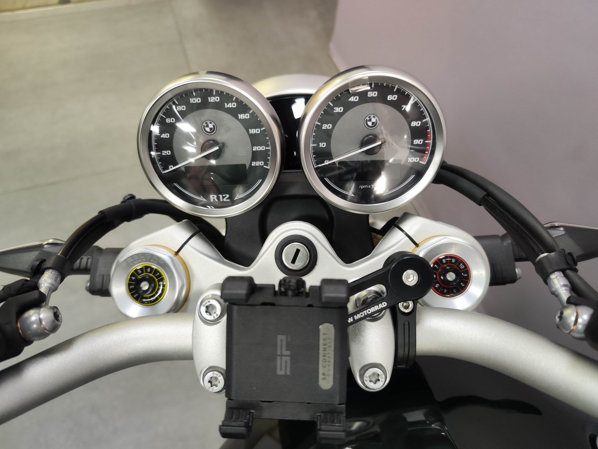 BMW R 12 nineT-image-5
