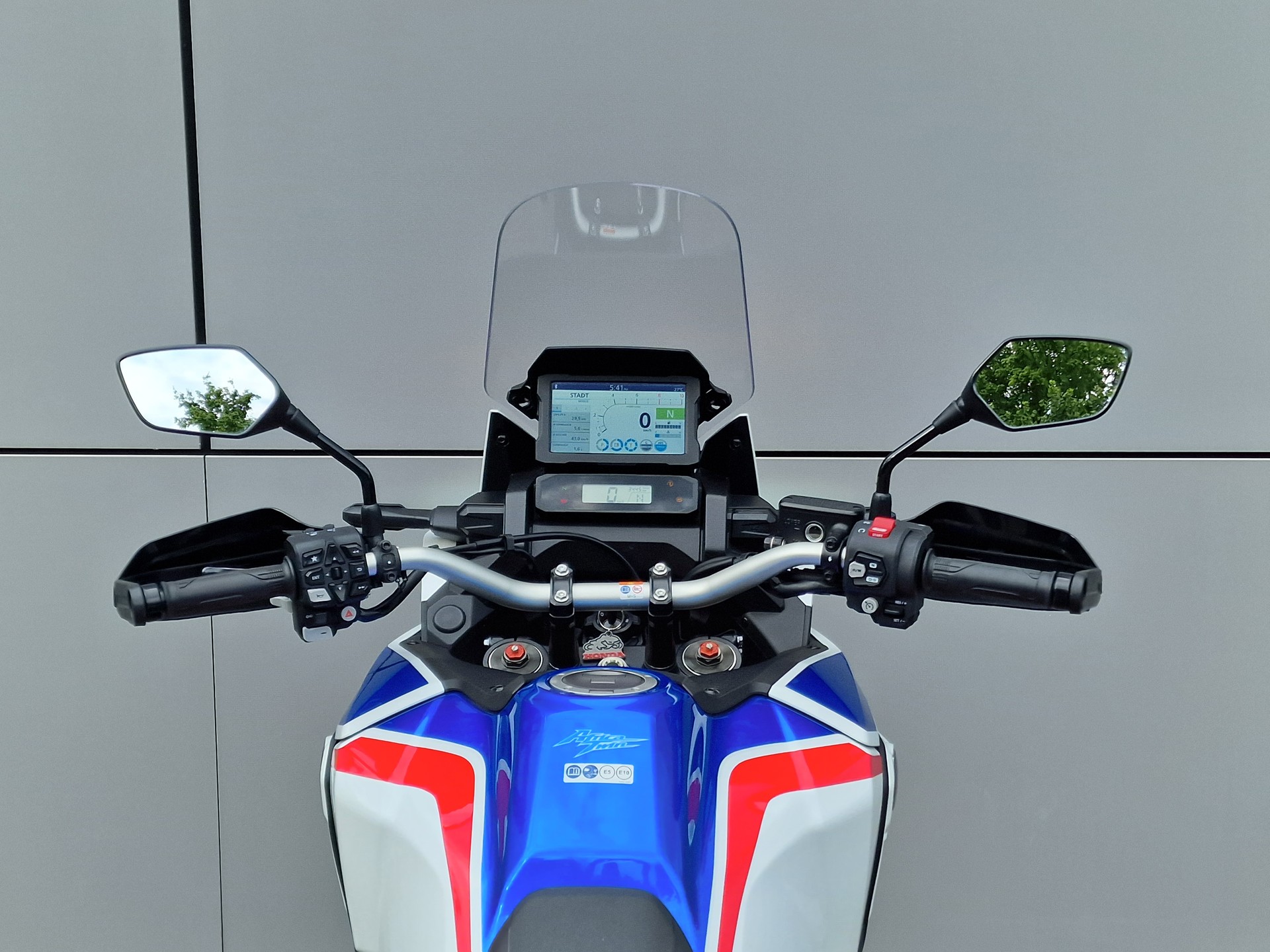 HONDA CRF 1100 DCT Africa Twin-image-4