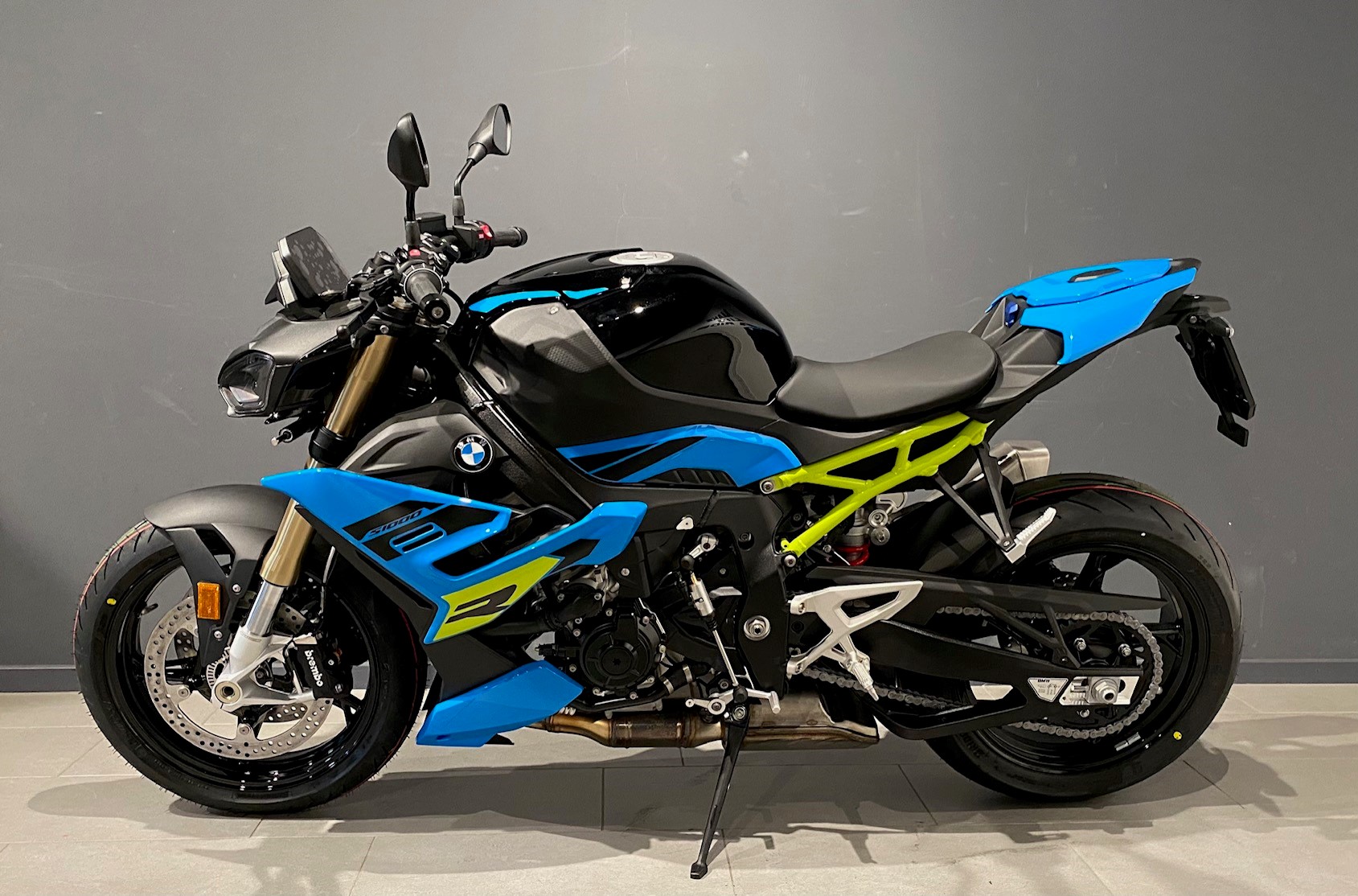 BMW S 1000 R-showroom-element-3