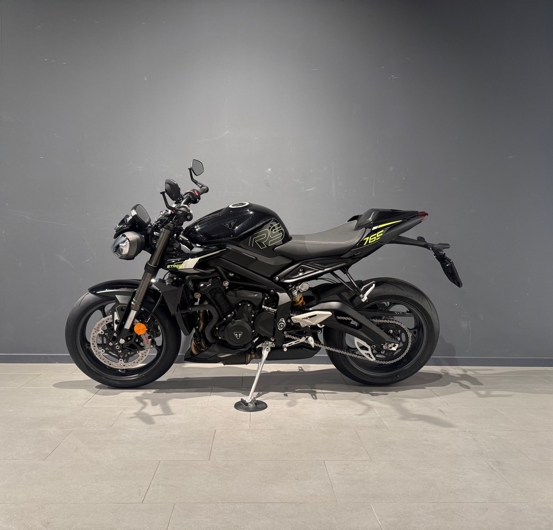 TRIUMPH Street Triple RS 765-showroom-element-3