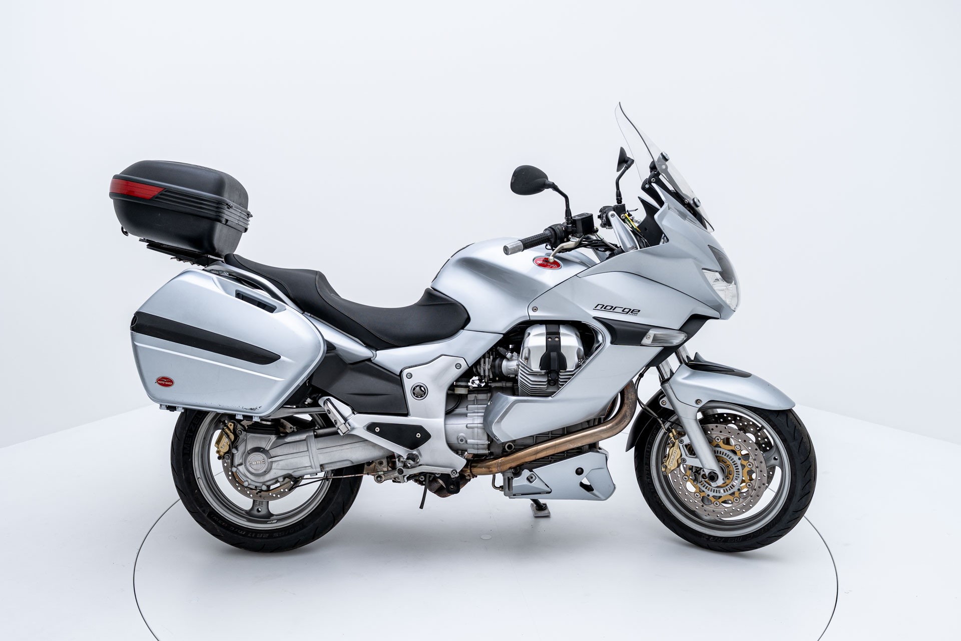 Chevron down small icon