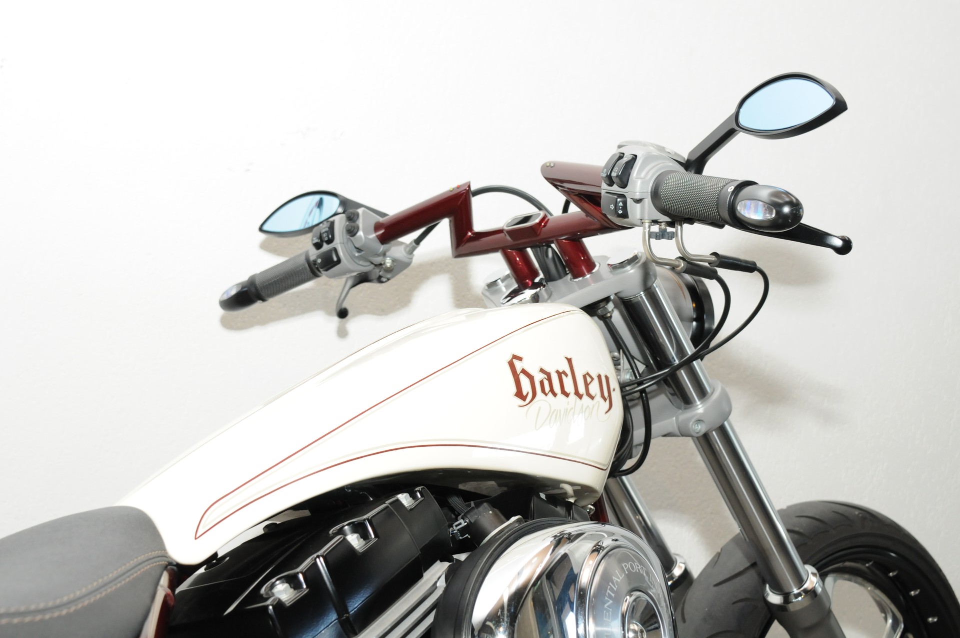 HARLEY-DAVIDSON FXCW Rocker-image-9