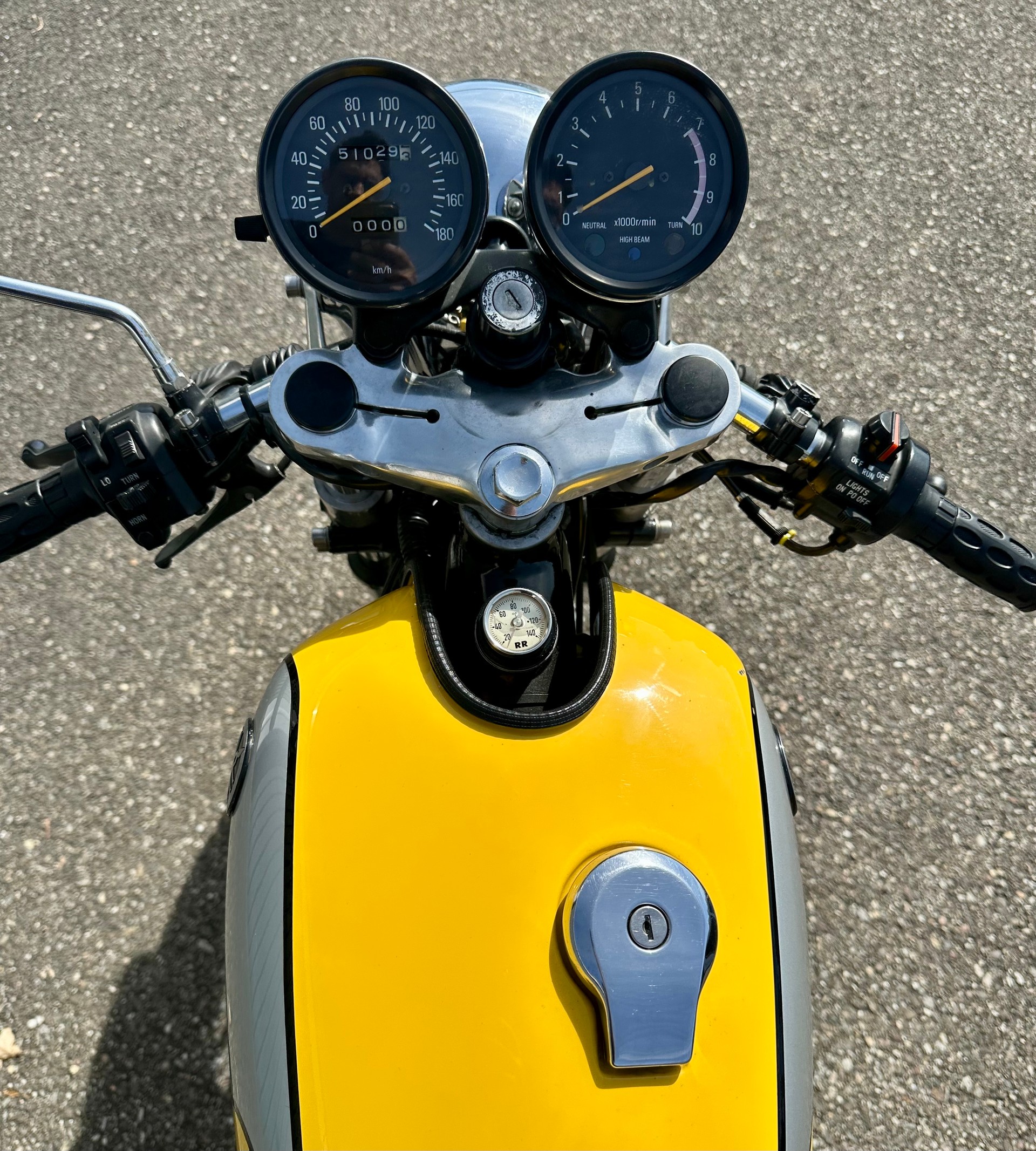 YAMAHA SR 500-showroom-element-1