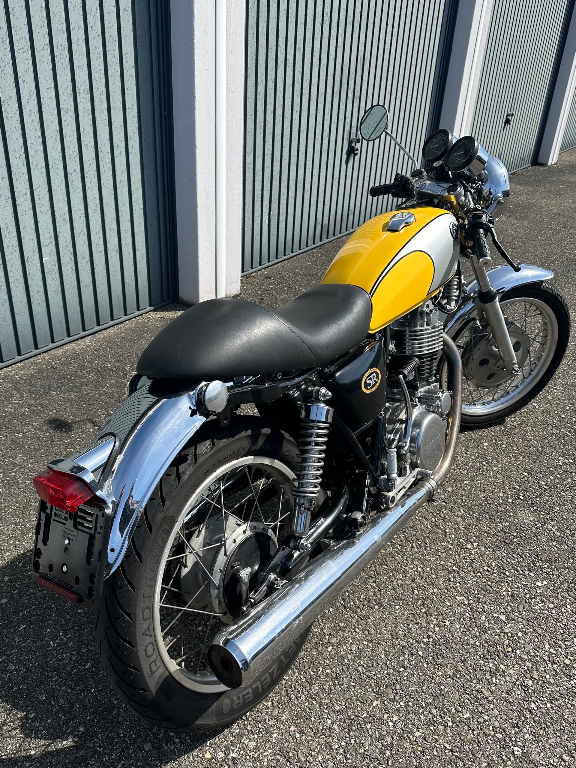 YAMAHA SR 500-showroom-element-2