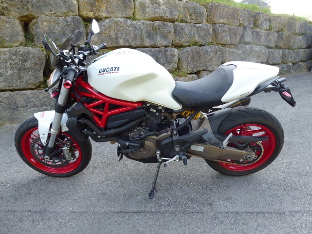 DUCATI MONSTER 821-showroom-element-2