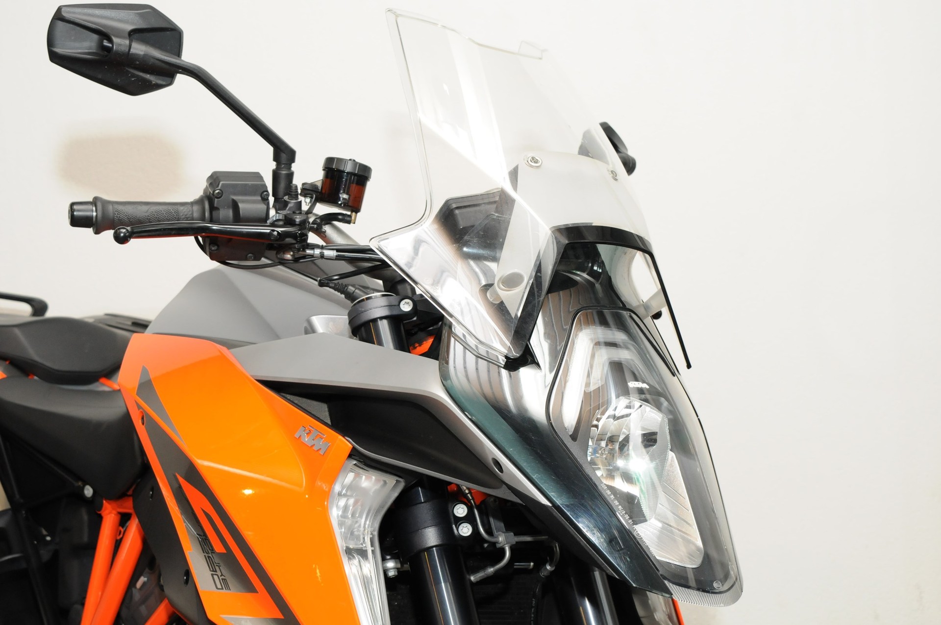 KTM 1290 Super Duke GT-image-3