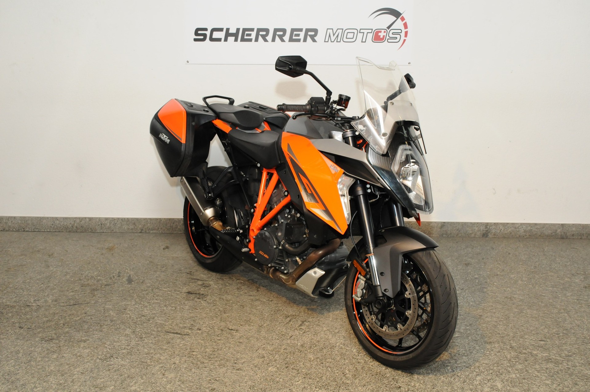 KTM 1290 Super Duke GT-image-1