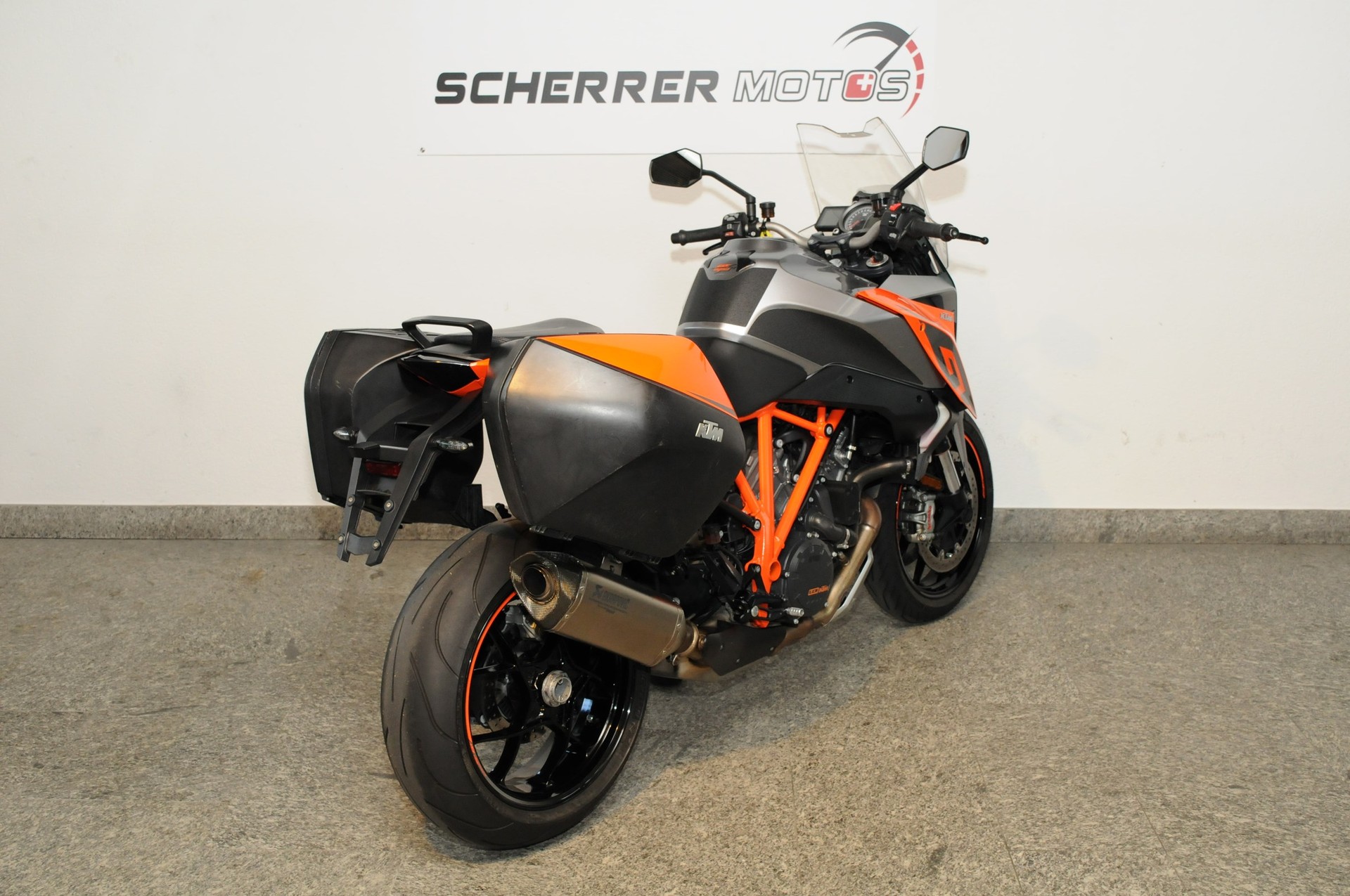 KTM 1290 Super Duke GT-image-2
