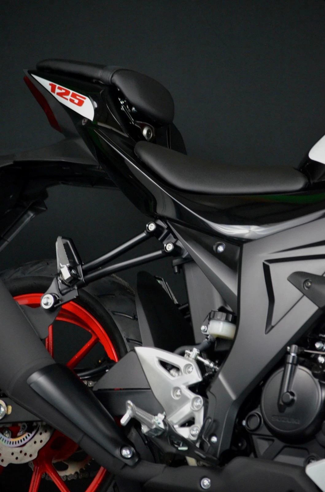 SUZUKI GSX-S 125-showroom-element-3