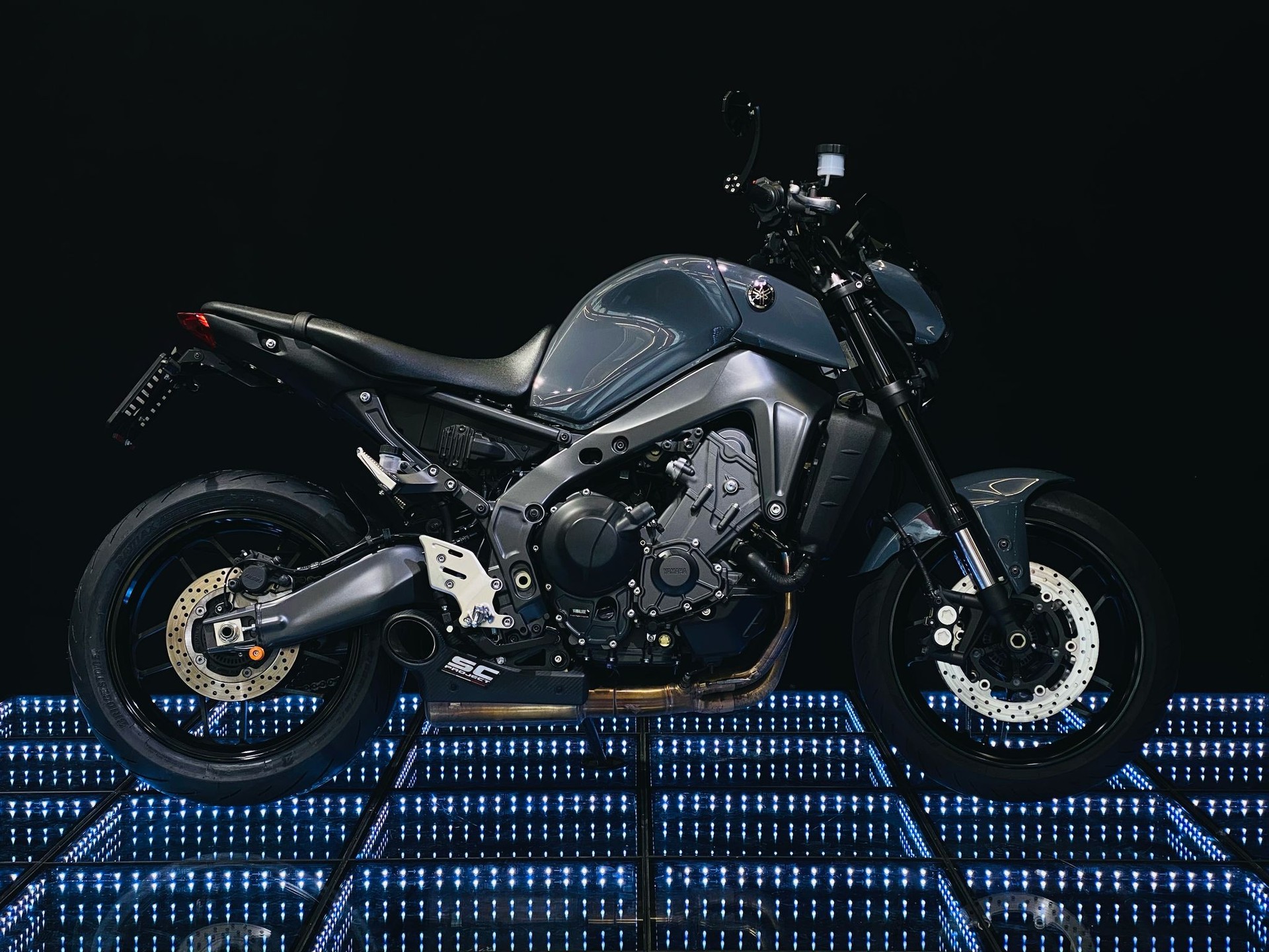 YAMAHA MT-09 (35kW)-showroom-element-2