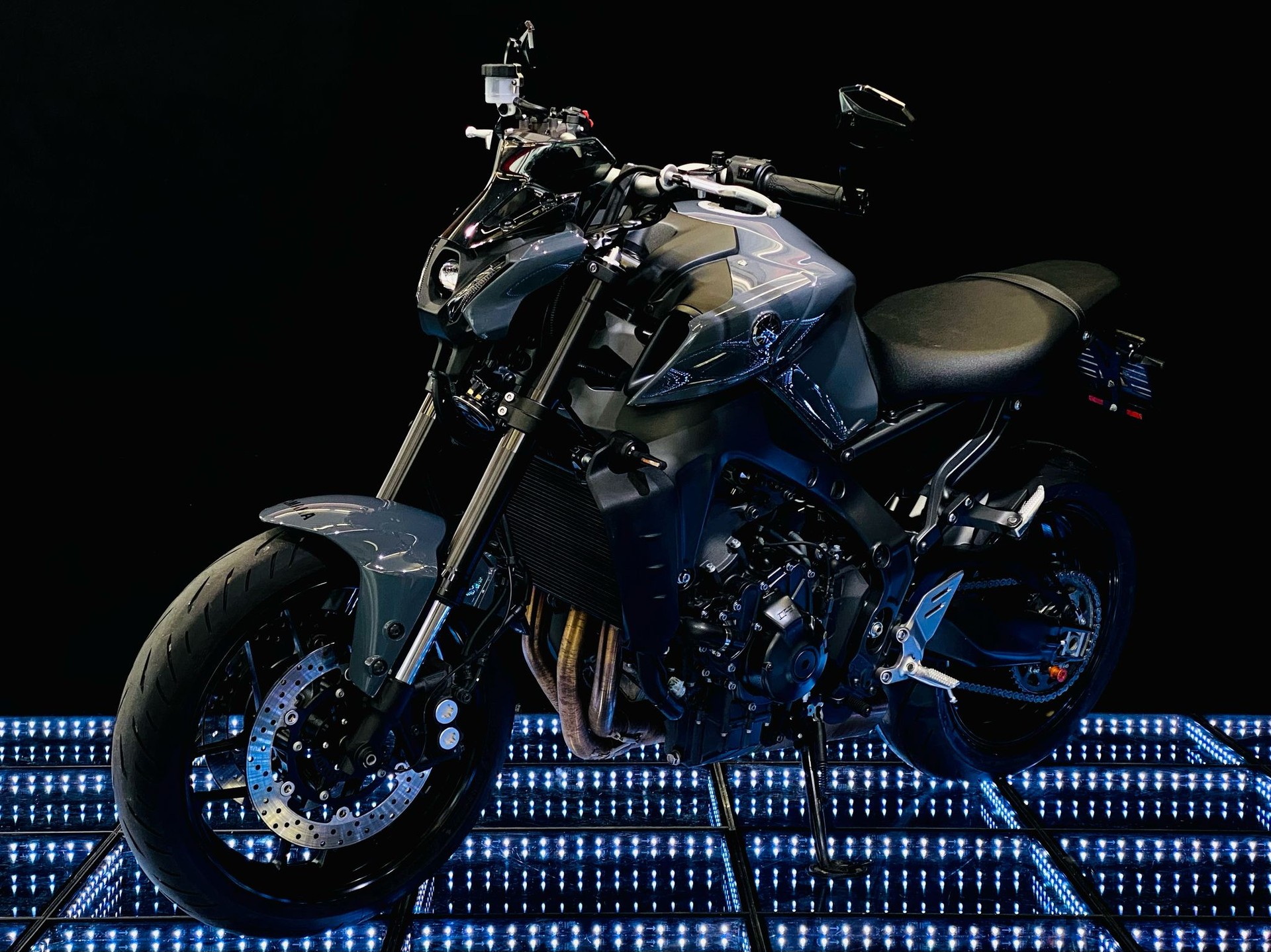 YAMAHA MT-09 (35kW)-showroom-element-1