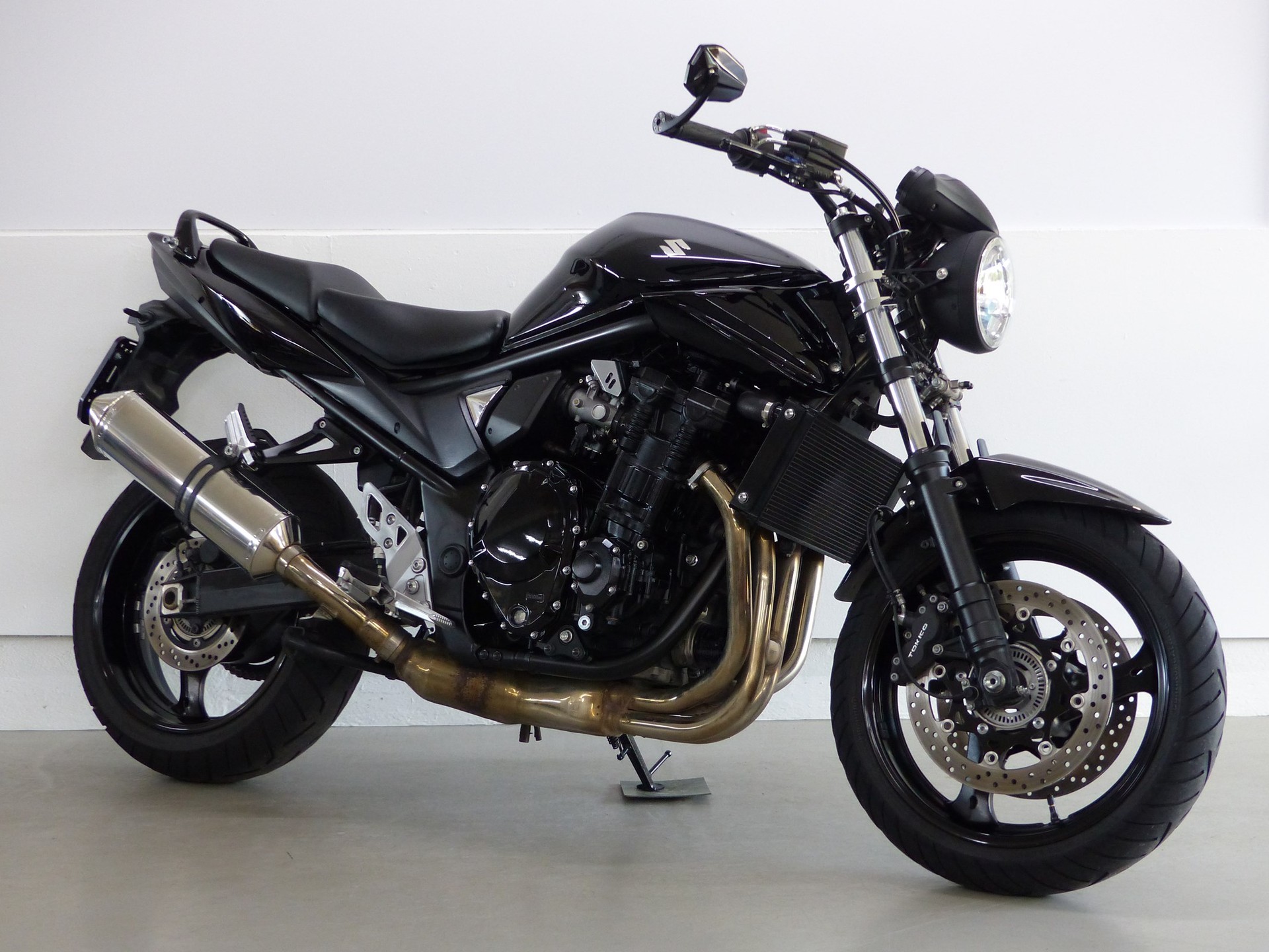 SUZUKI GSF 1250 Bandit ABS L0 mit viel Zubehör-showroom-element-1