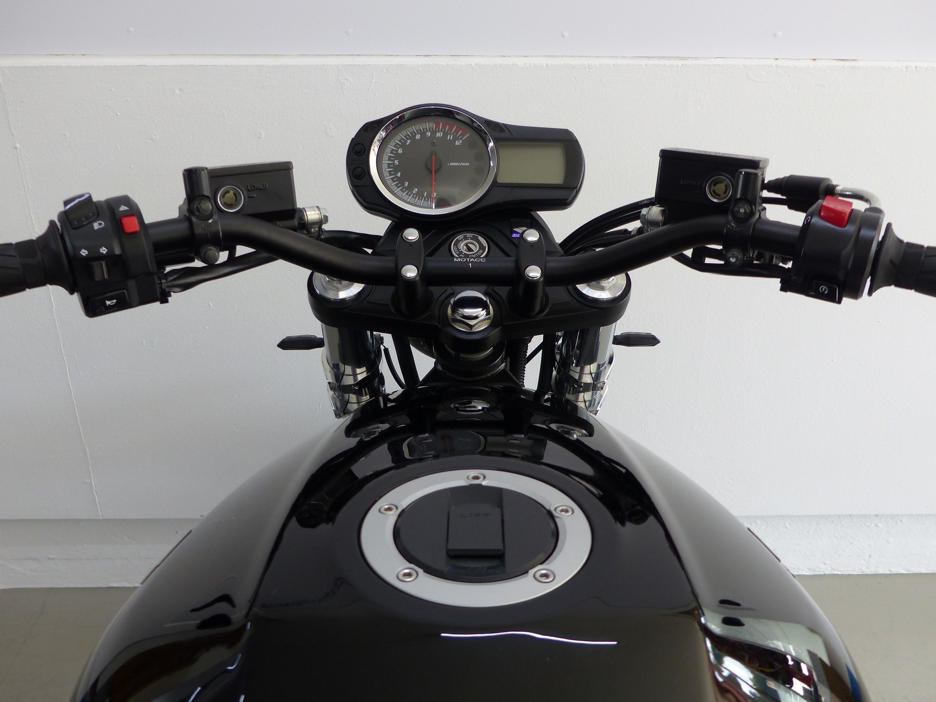 SUZUKI GSF 1250 Bandit ABS L0 mit viel Zubehör-image-4