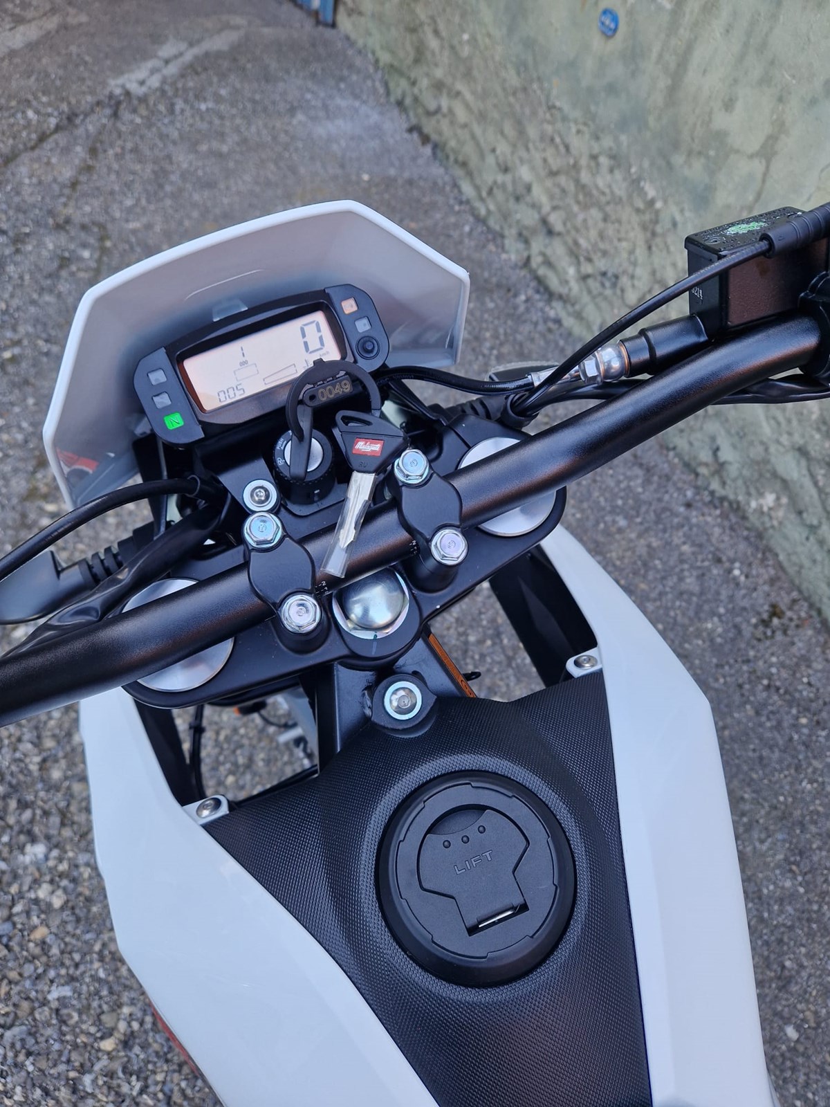 MALAGUTI XSM 125 ABS-image-6