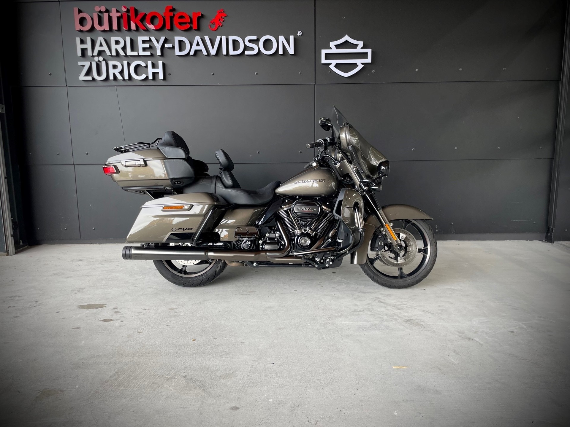 HARLEY-DAVIDSON FLHTKSE Electra Glide Ultra Limited 117 CVO-image-0