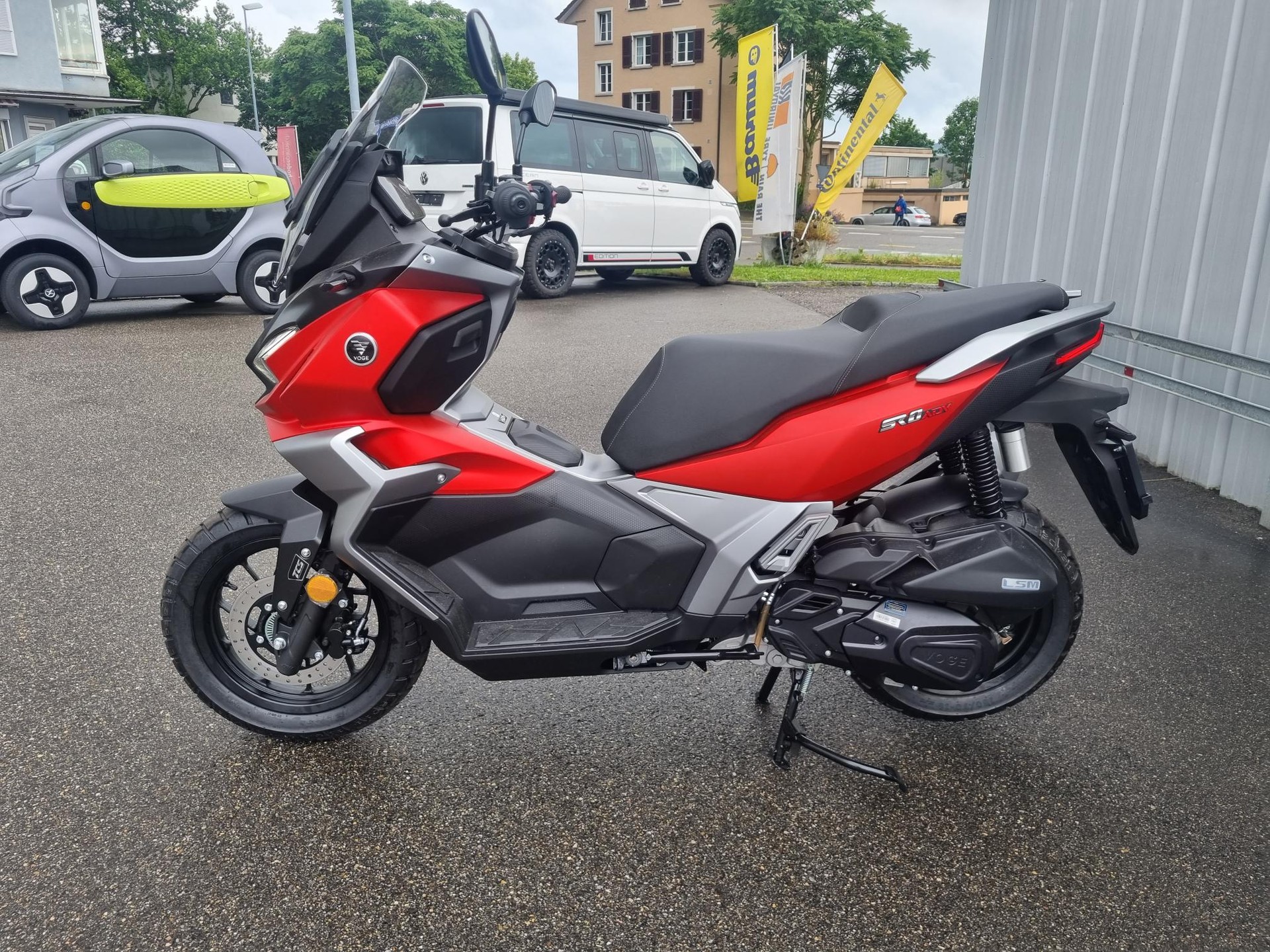 VOGE SR1 ADV-showroom-element-2