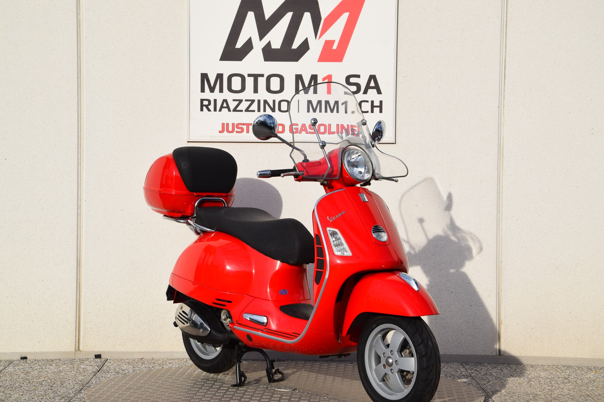 PIAGGIO Vespa GTS 250 i.e.-showroom-element-1