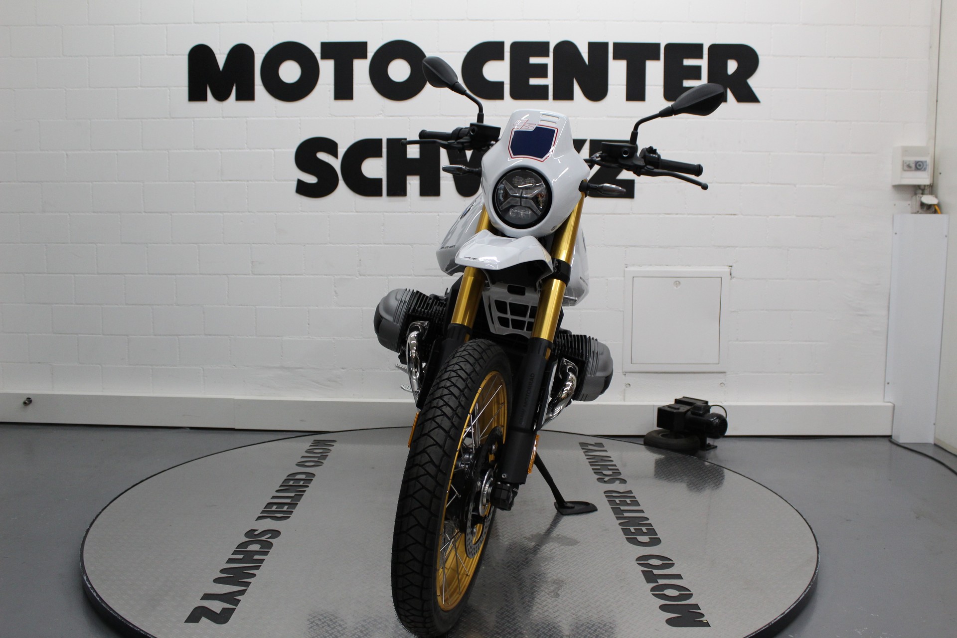 BMW R12 G/S-showroom-element-2