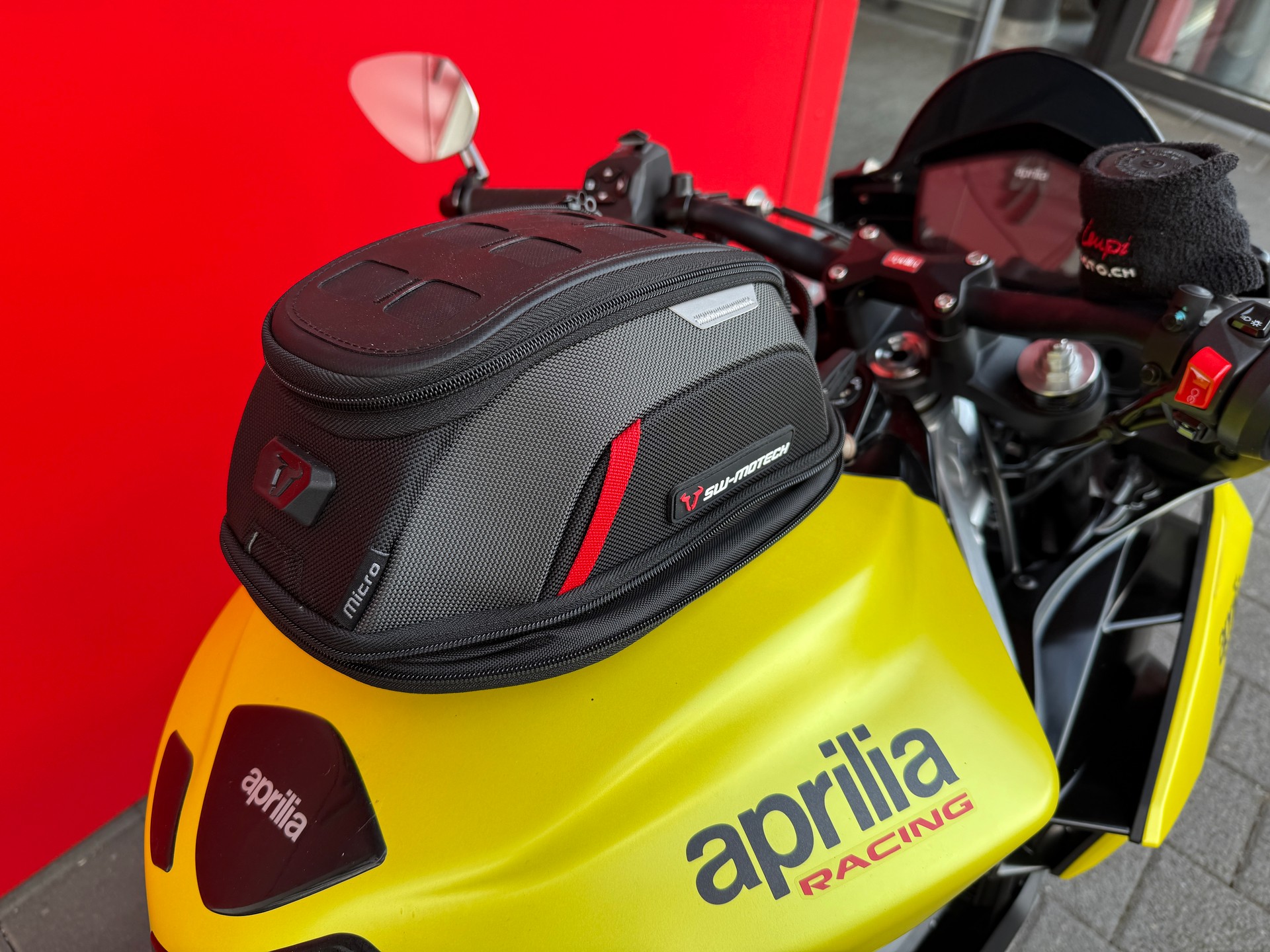 APRILIA Tuono 660 (35kw)-showroom-element-2