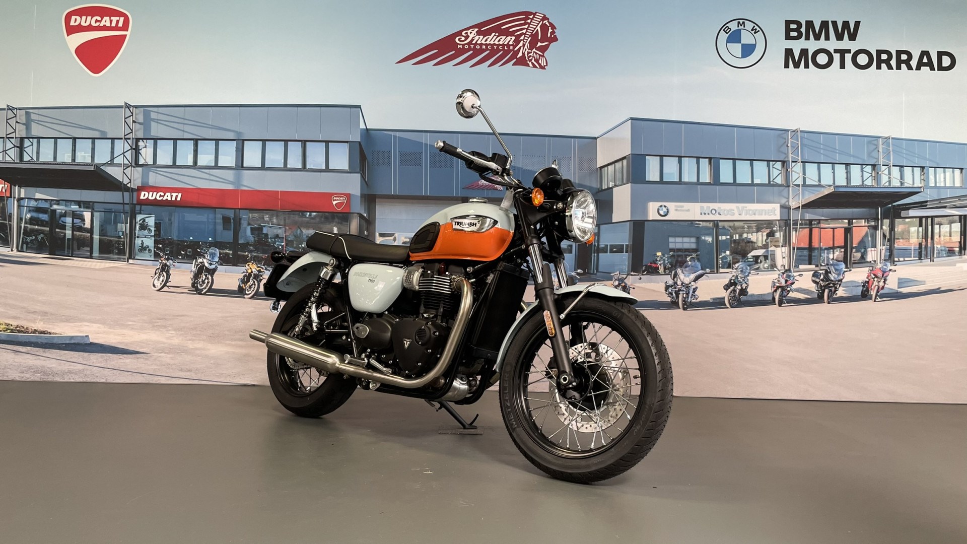 TRIUMPH Bonneville T100