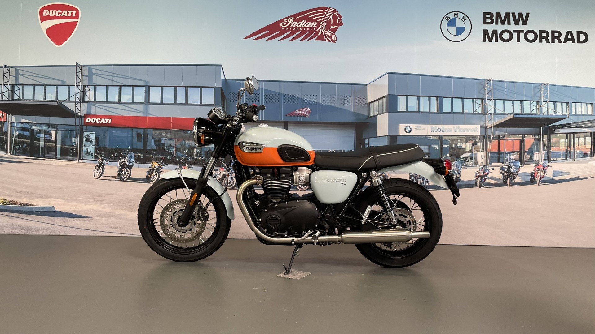 TRIUMPH Bonneville T100-showroom-element-3