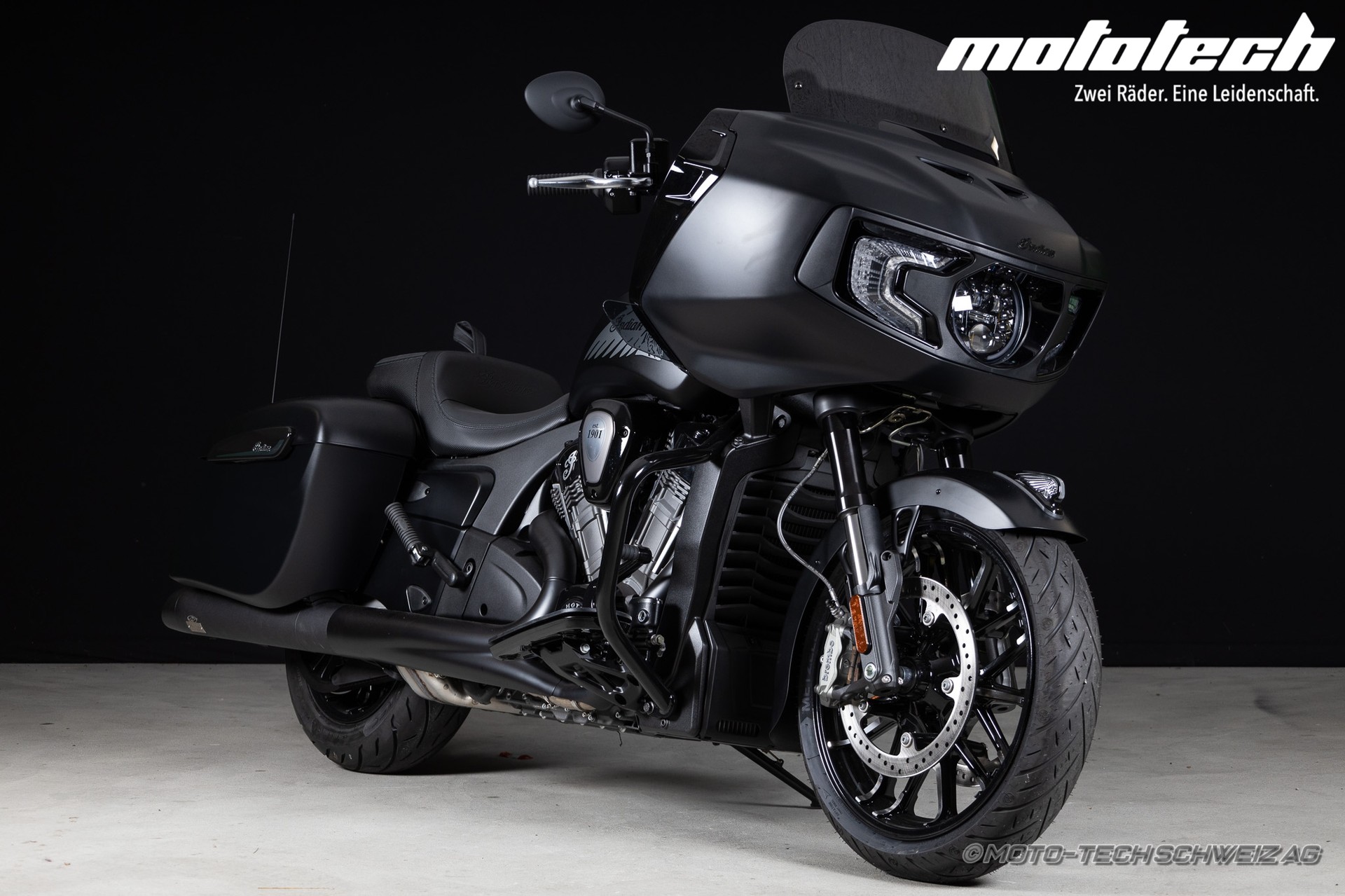 INDIAN Challenger Dark Horse
