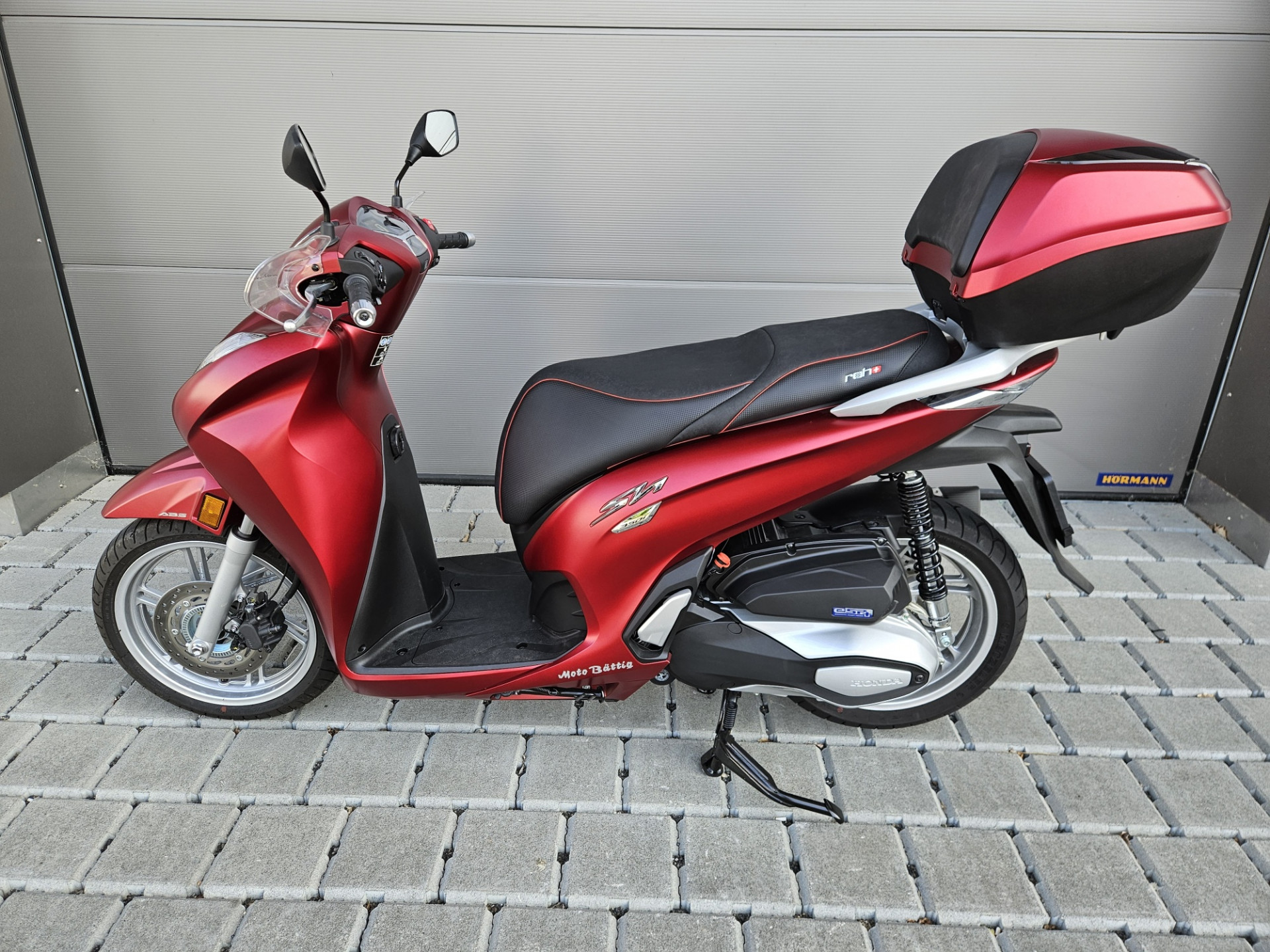 HONDA SH 350-showroom-element-2