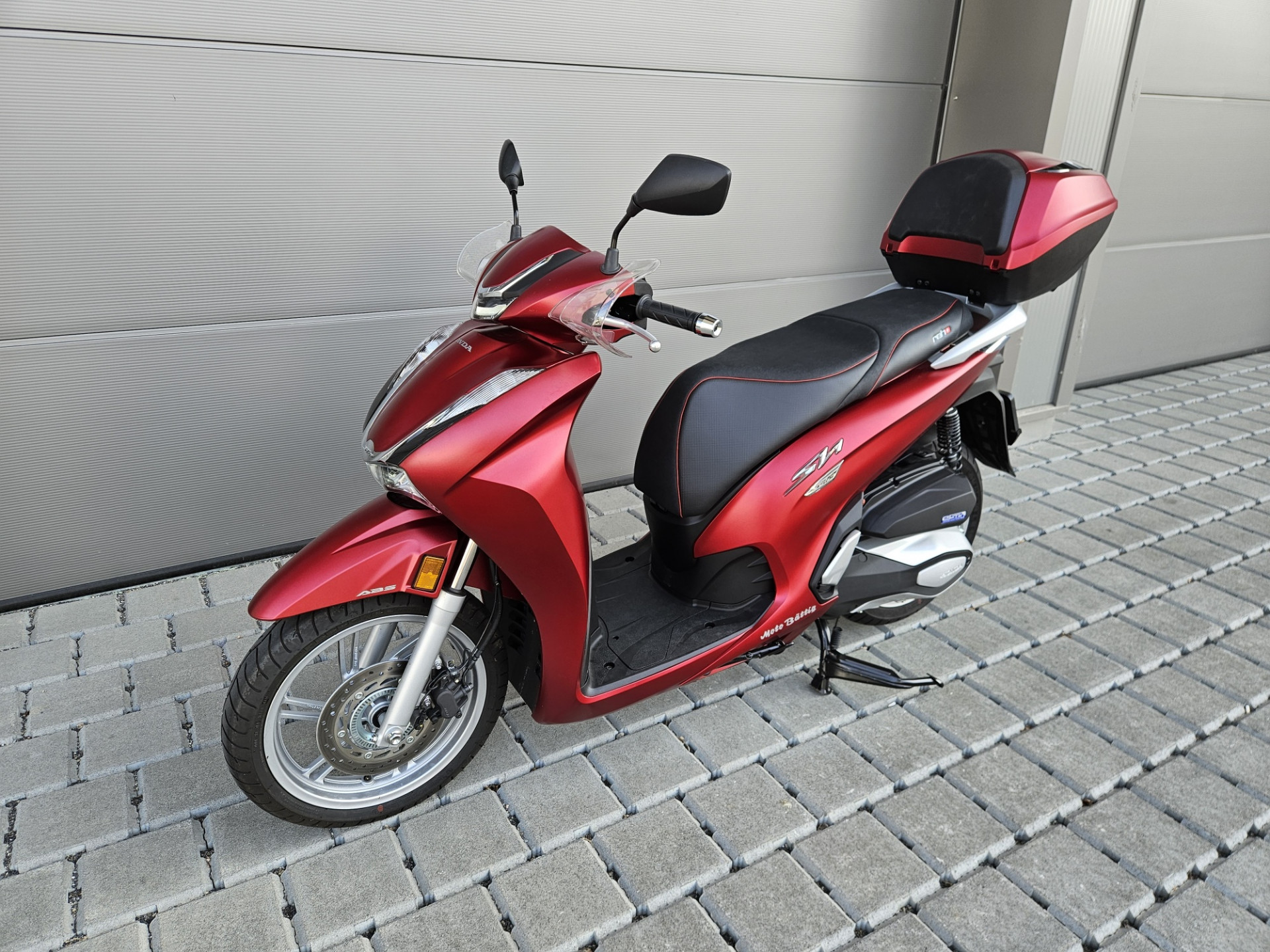 HONDA SH 350-showroom-element-3