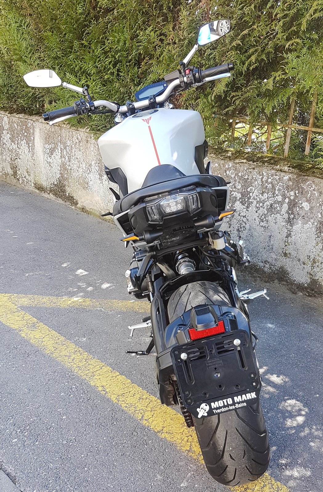 YAMAHA MT-09 ABS-showroom-element-2