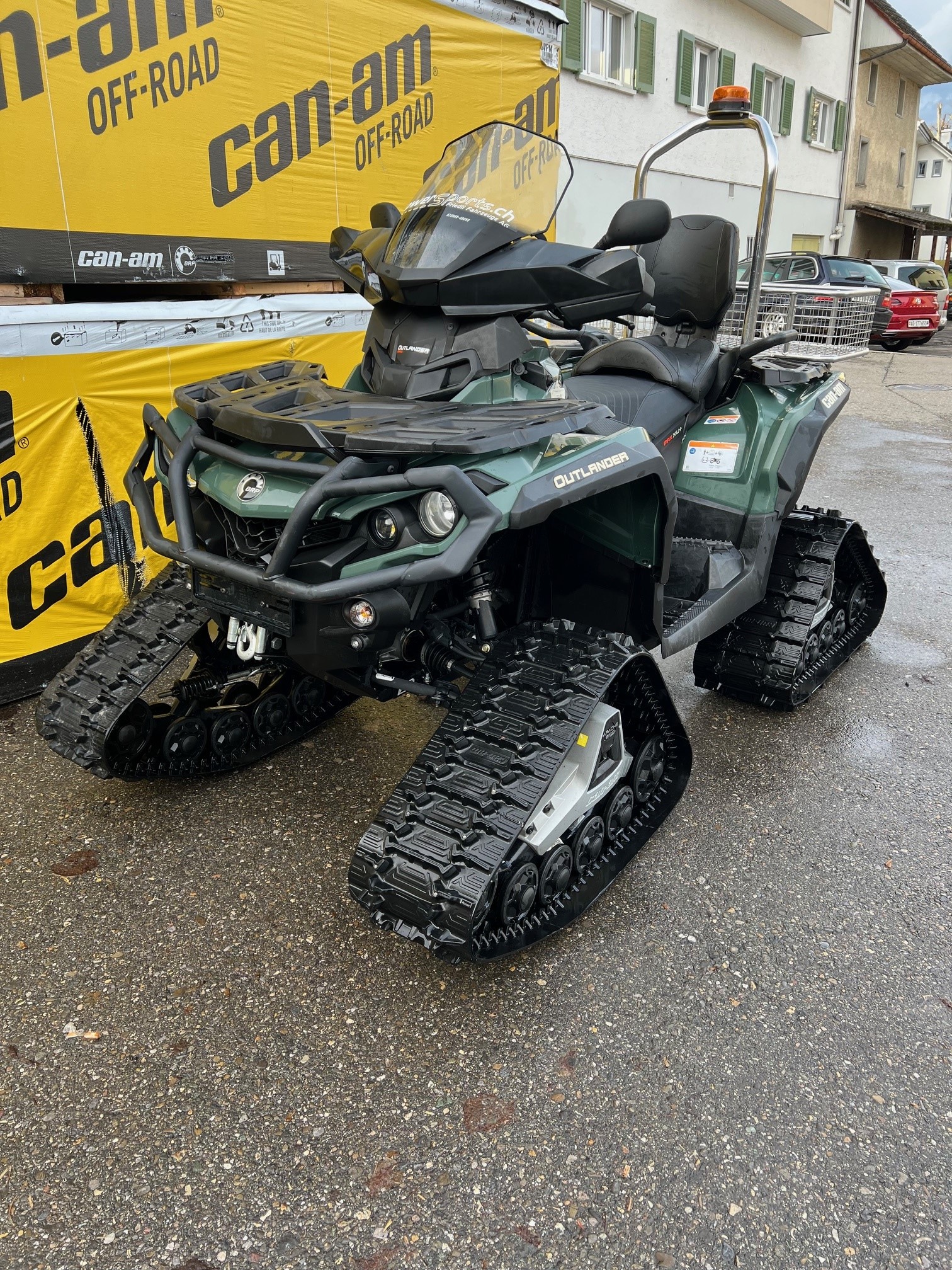 CAN-AM Outlander 570 Max XU+-showroom-element-2