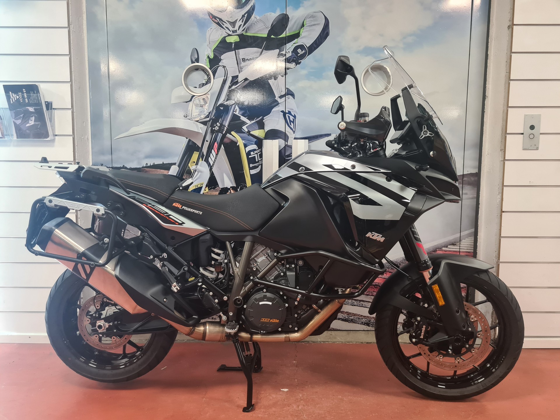 KTM 1290 Super Adventure S  ABS-showroom-element-2