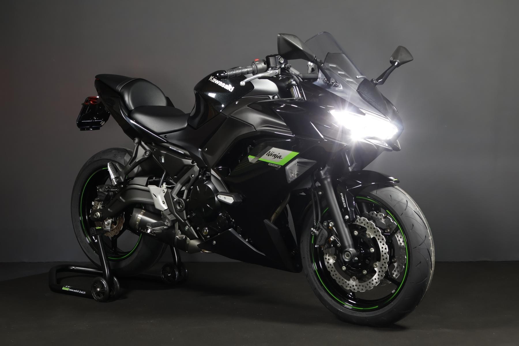 KAWASAKI Ninja 650 (50/35 KW) Performance Level 3  - Sofort Lieferbar-showroom-element-2