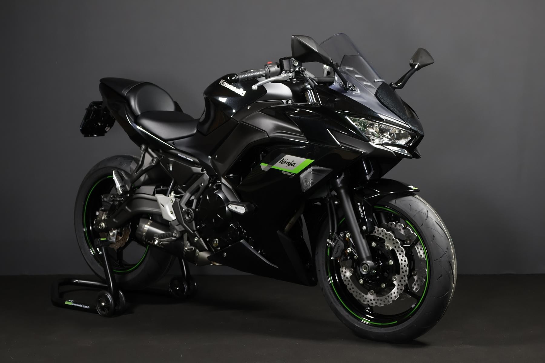 KAWASAKI Ninja 650 (50/35 KW) Performance Level 3  - Sofort Lieferbar-showroom-element-1