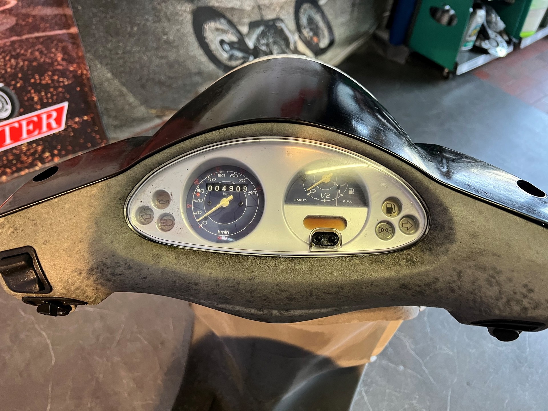 PIAGGIO Fly 50 4-T-showroom-element-2